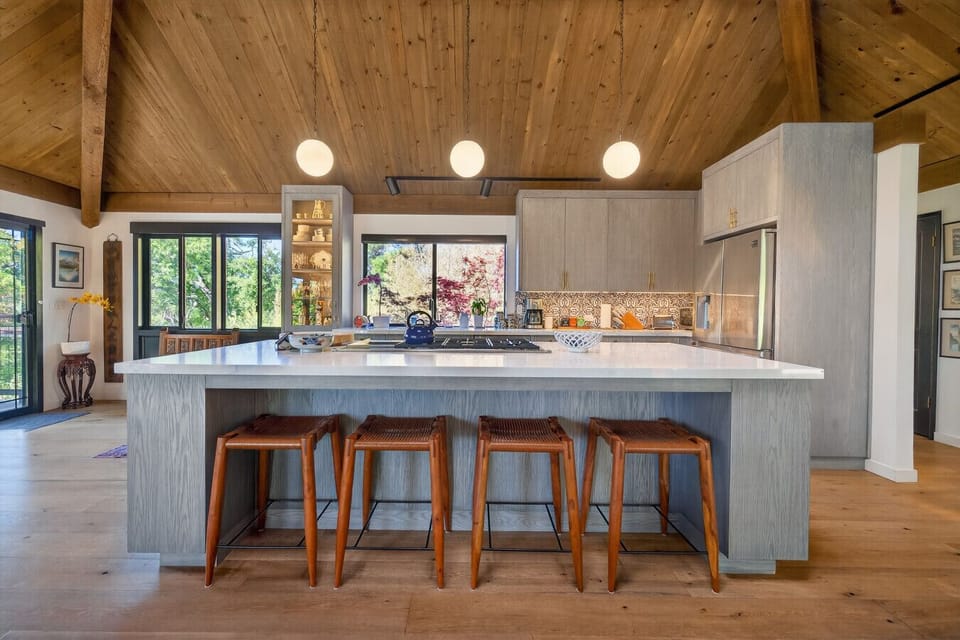 Kitchen island
