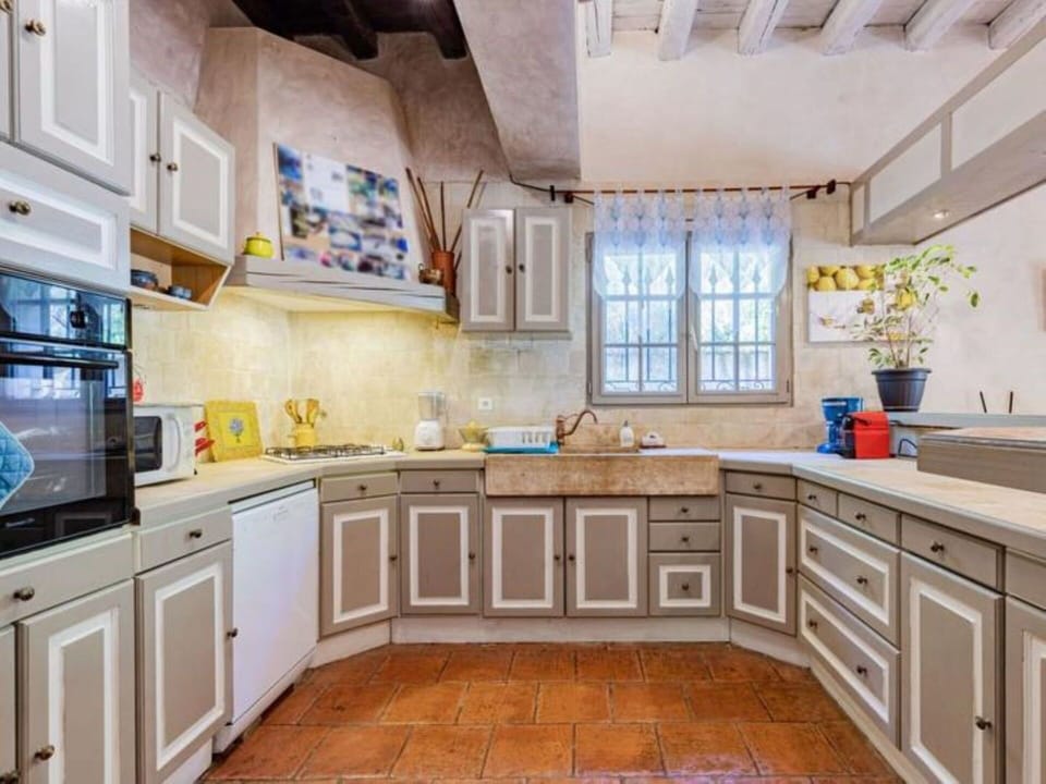 Kitchen, Interior Design, Furniture, Countertop, Kitchen Appliance, Flooring, Major Appliance, Cabinetry, Ceiling, Floor