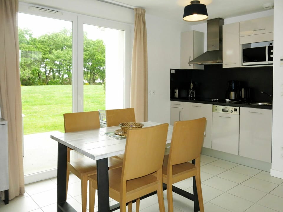 Furniture, Room, Property, Kitchen, Building, Interior Design, Cabinetry, Countertop, House, Table