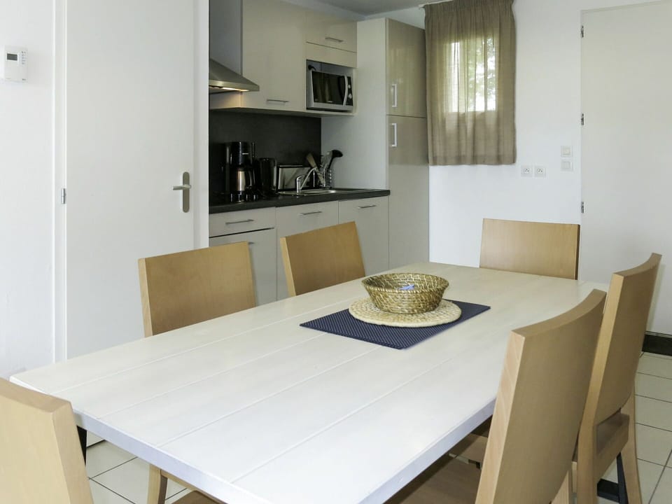 Property, Room, Furniture, Countertop, Interior Design, Table, Floor, Dining Room, Kitchen, Building