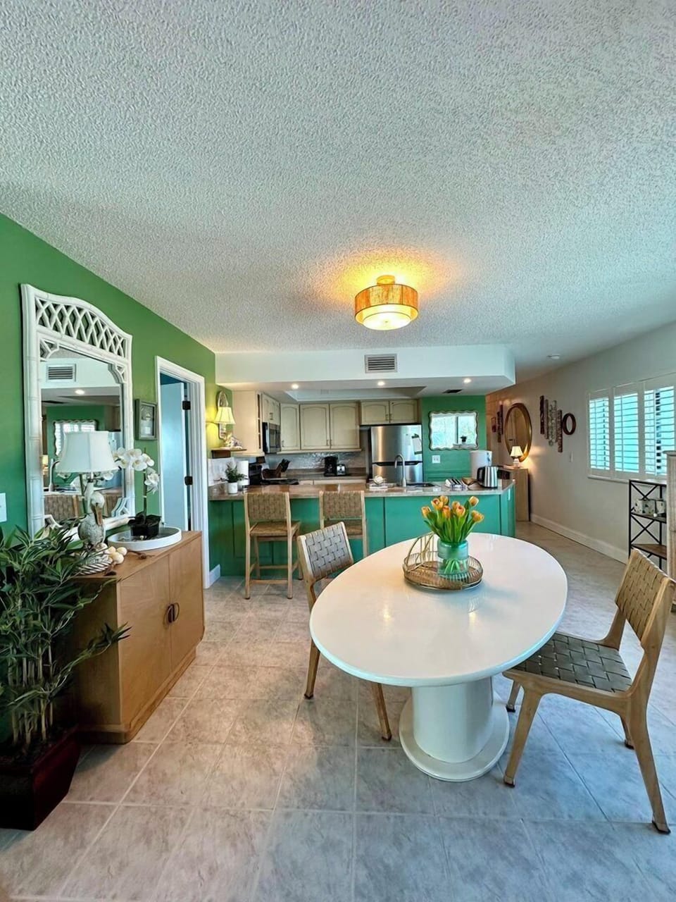 Dining Area to Kitchen