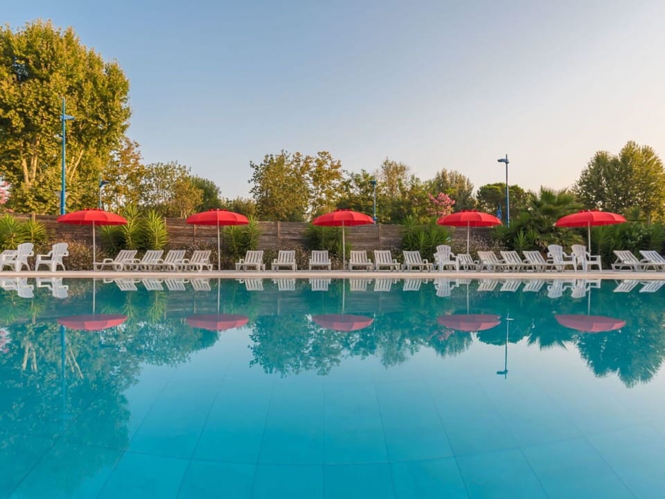 Swimming Pool, Resort, Leisure, Outdoor Furniture, Sunlounger, Leisure Centre, Resort Town, Eco Hotel, Umbrella, Hotel