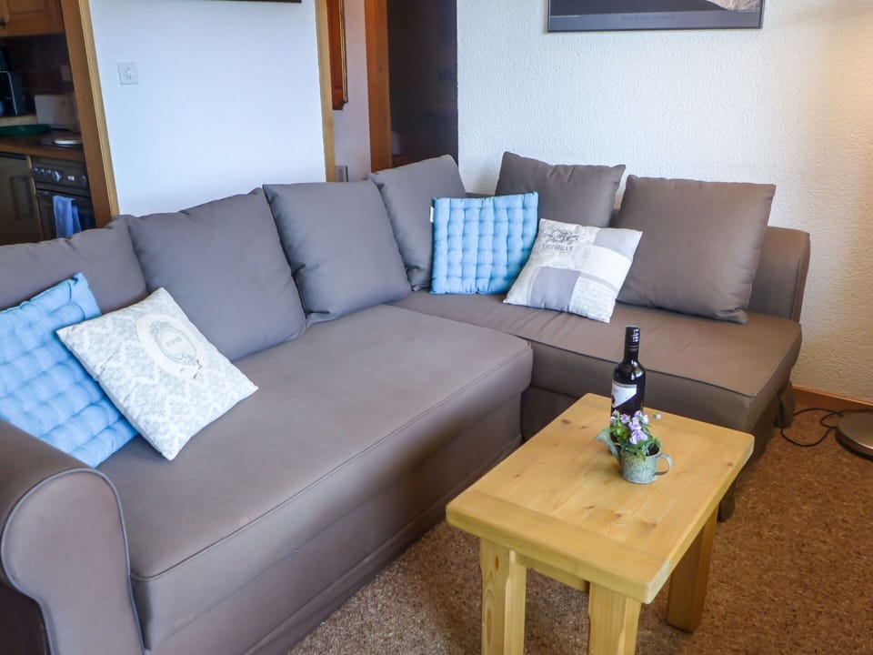 Furniture, Couch, Room, Living Room, Property, Coffee Table, Sofa Bed, Table, Interior Design, Slipcover
