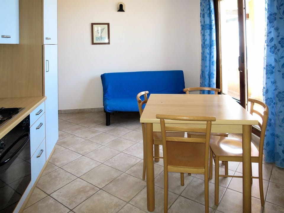 Room, Furniture, Property, Table, Floor, Building, Interior Design, House, Real Estate, Chair