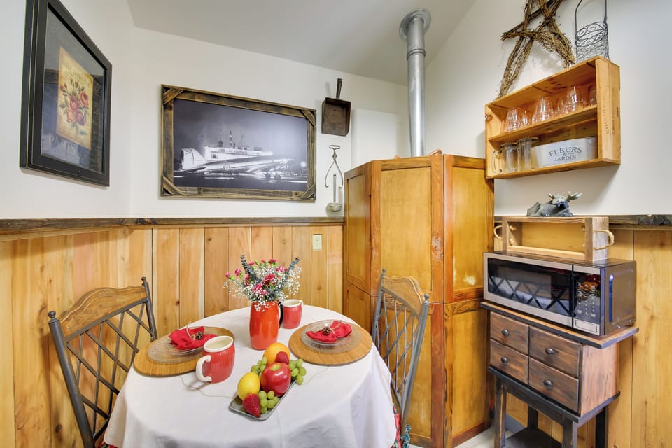Dining Area | Dishware & Flatware