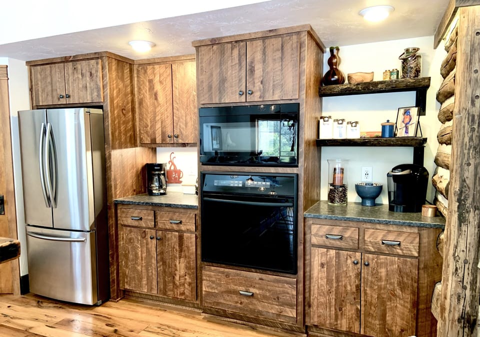 Completely remodeled kitchen, with both a Keurig and drip coffee pots!