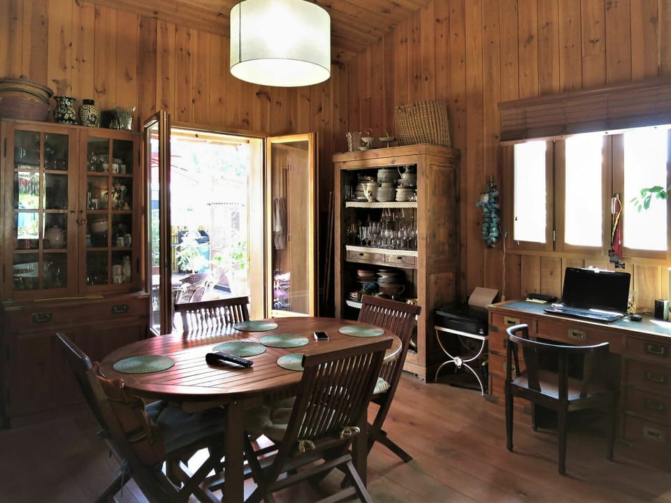 Room, Furniture, Building, Property, Interior Design, Dining Room, Table, Home, Kitchen & Dining Room Table, House