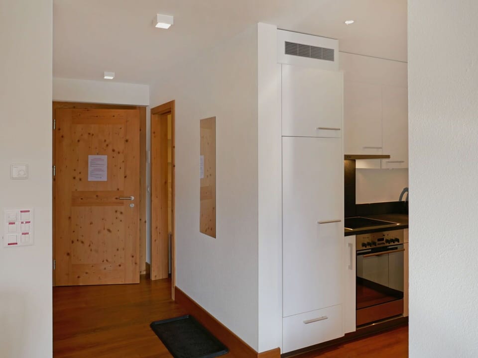 Room, Property, Door, Floor, House, Building, Architecture, Real Estate, Interior Design, Plaster