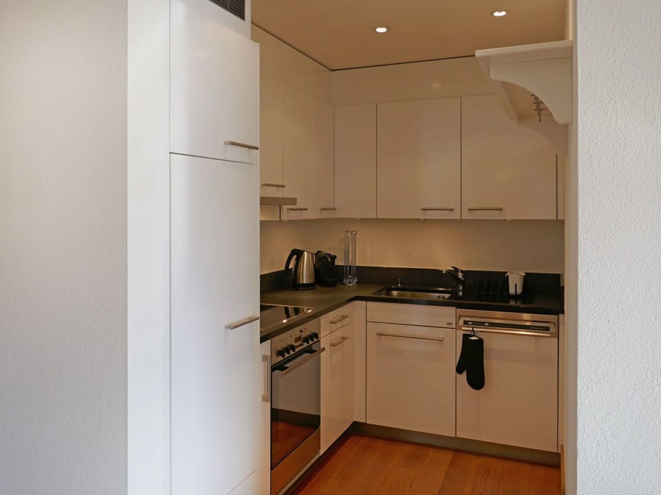 Room, Property, Countertop, Cabinetry, Kitchen, Furniture, Interior Design, Building, Cupboard, Major Appliance