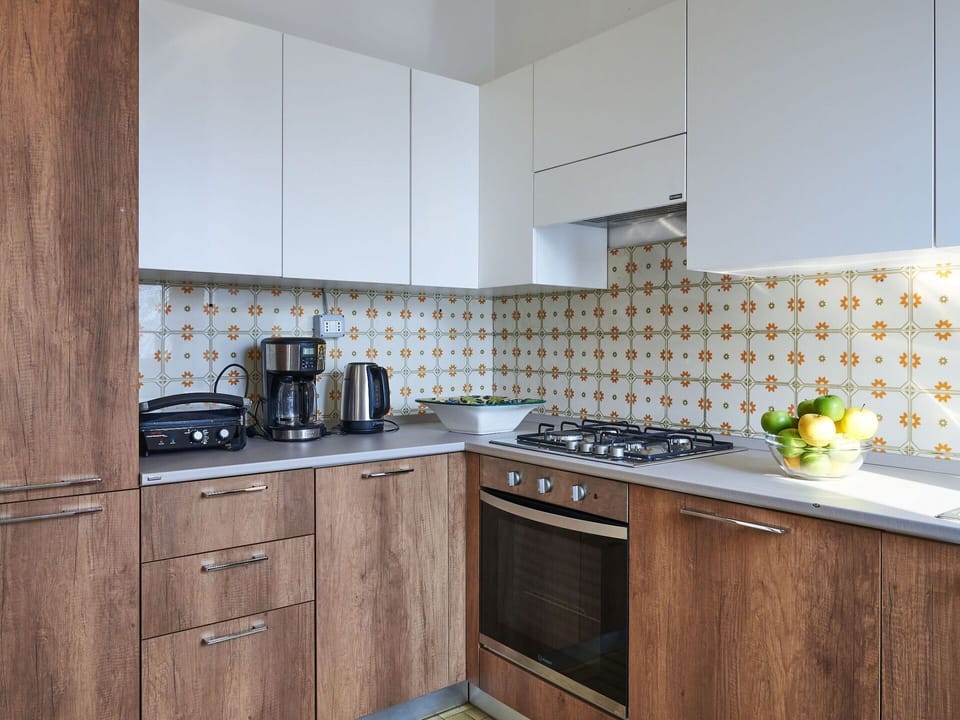 Cabinetry, Countertop, Property, Kitchen Sink, Building, Kitchen Appliance, Sink, Kitchen Stove, Tap, Home Appliance