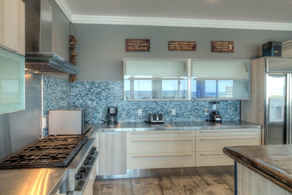 Incredible Kitchen !!!