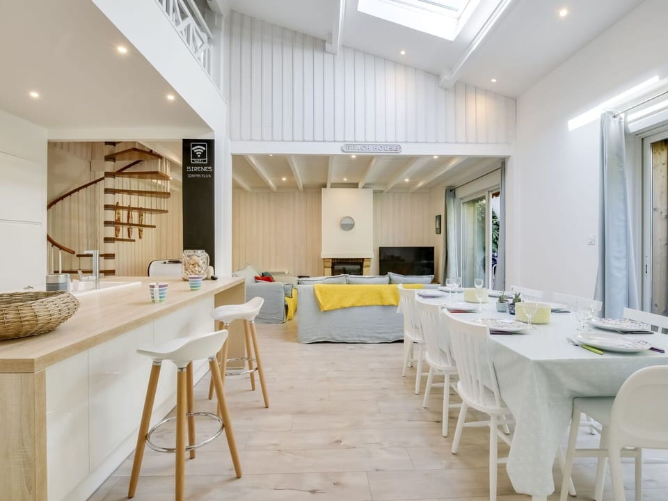 Interior Design, Room, Property, Furniture, Building, Ceiling, Table, Yellow, Floor, House
