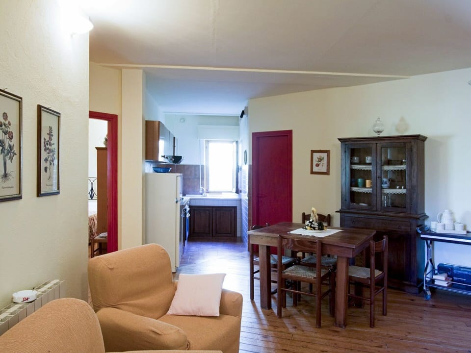 Room, Property, Furniture, Building, Interior Design, Living Room, Floor, House, Ceiling, Wall