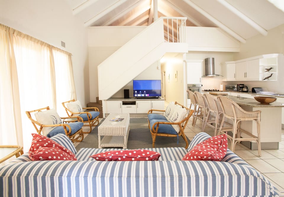 Double volume living-kitchen open plan area