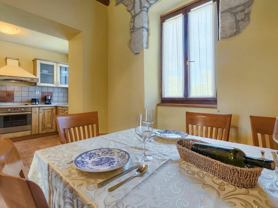 Table, Furniture, Window, Property, Chair, Tablecloth, Building, Wood, Tableware, Textile