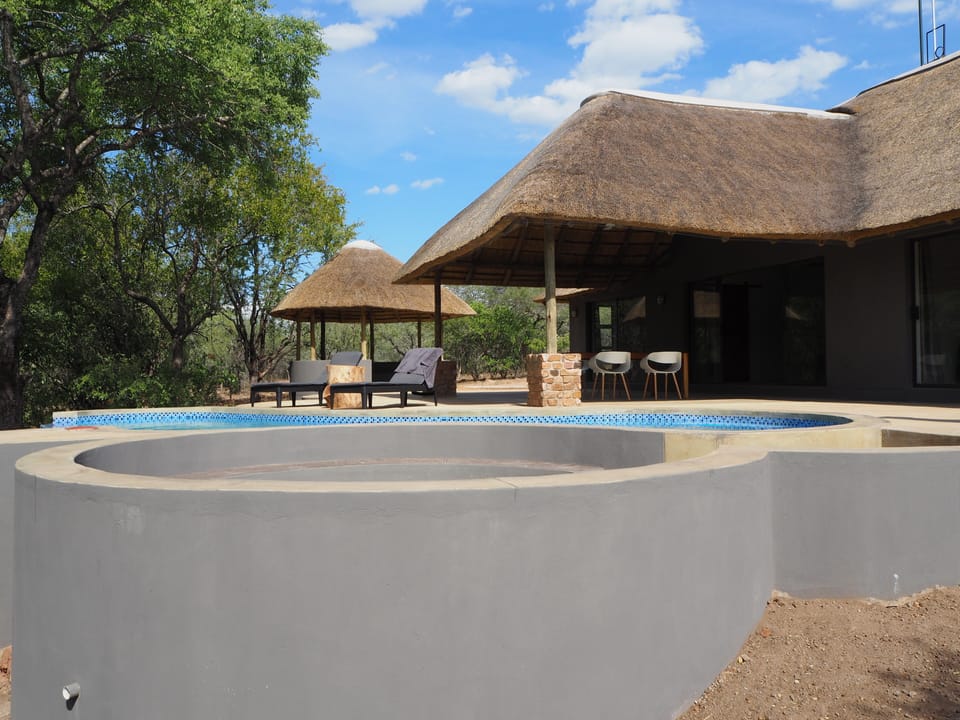 Cozy braai around the pool