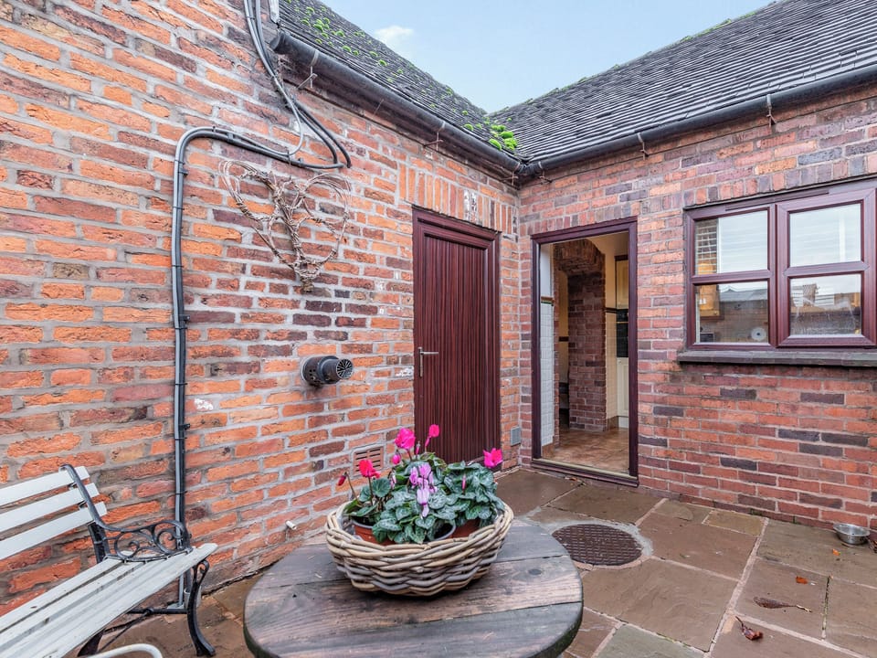 Courtyard | The Stable - Domvilles Farm, Audley
