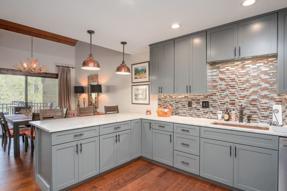 You'll find everything you need here to prepare and enjoy family meals.