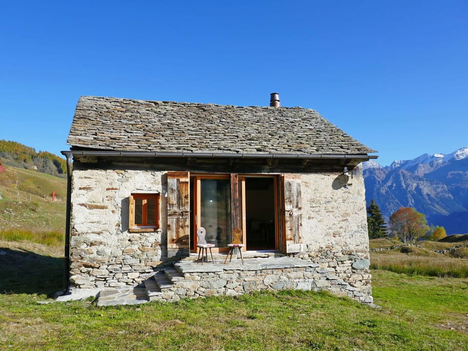 Property, Cottage, House, Mountain, Sky, Rural Area, Farmhouse, Highland, Building