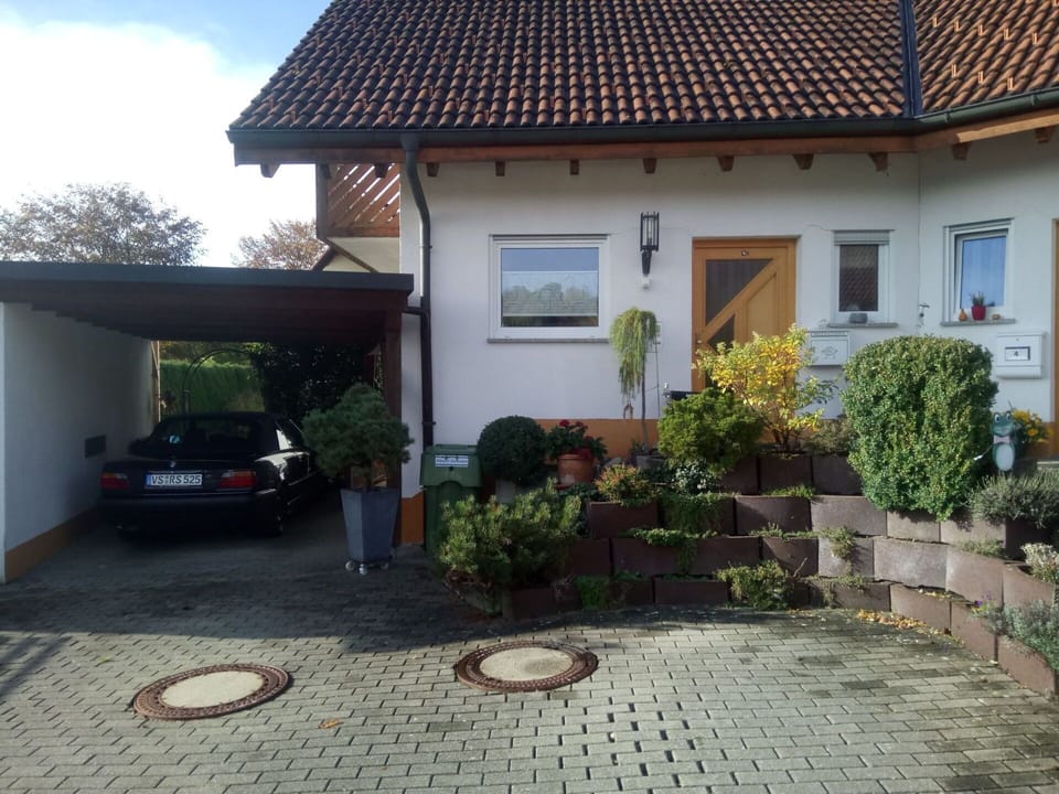 Property, House, Building, Home, Real Estate, Roof, Courtyard, Cottage, Facade, Cobblestone