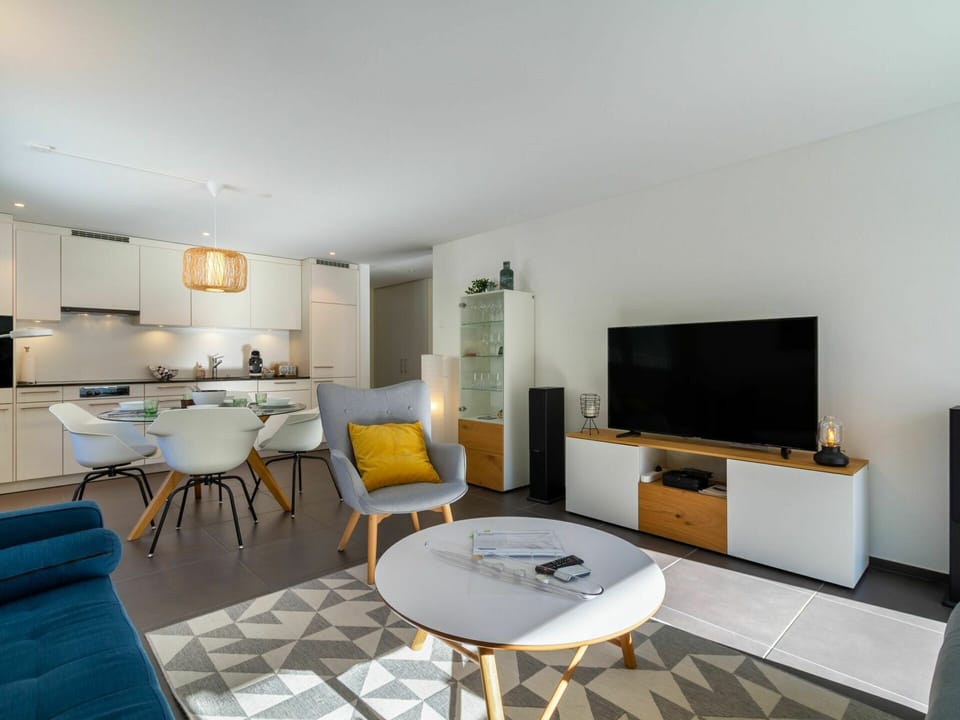 Table, Furniture, Property, Comfort, Building, Lighting, Architecture, House, Interior Design, Living Room