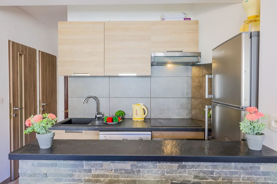 AMERICAN KITCHEN