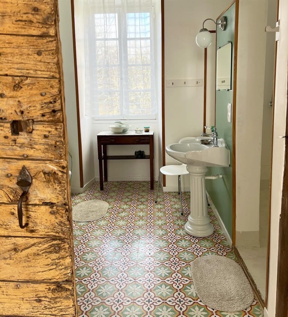 The Green Room Bathroom