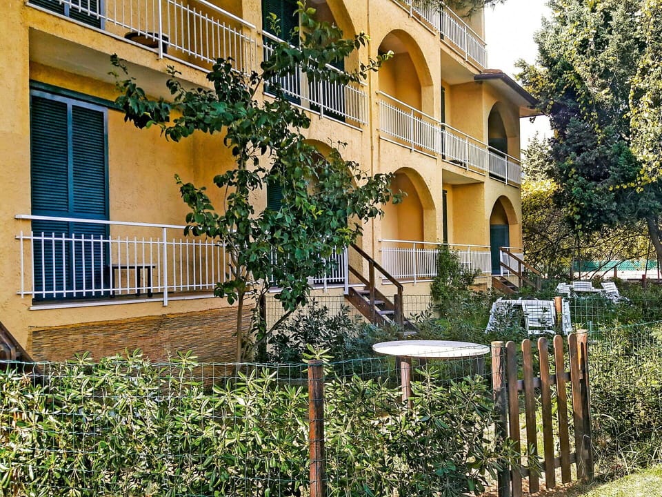 Property, House, Home, Building, Yellow, Real Estate, Residential Area, Architecture, Neighbourhood, Window