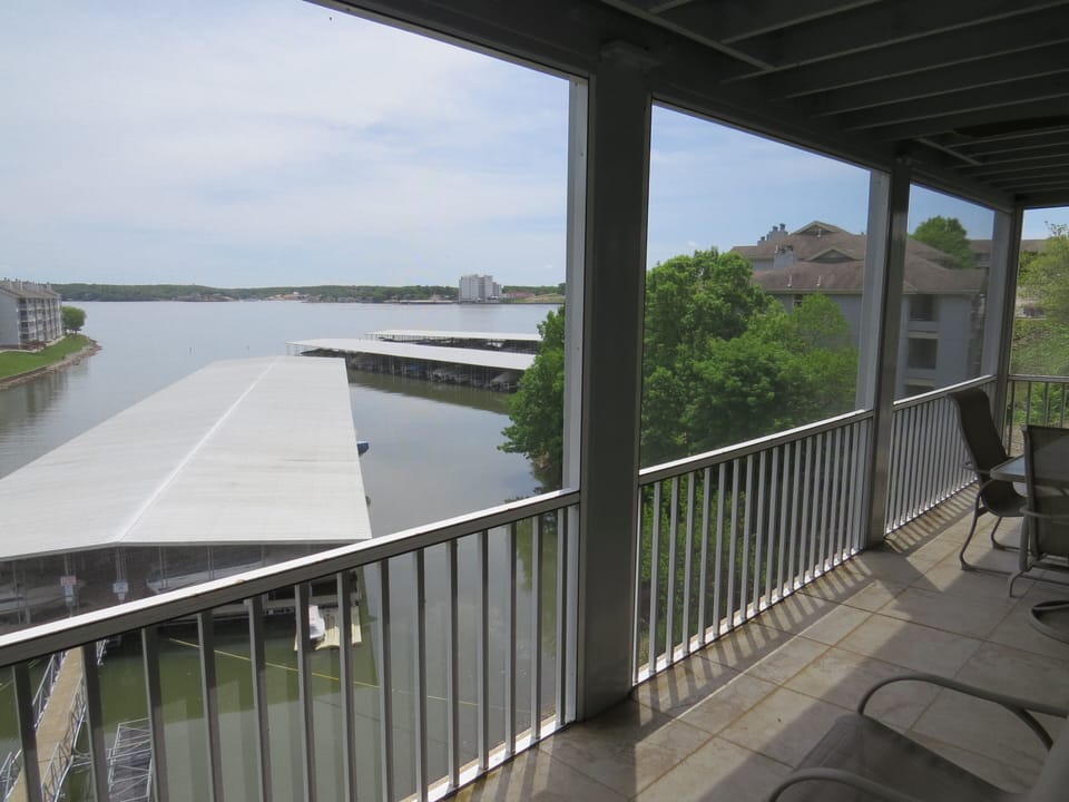 LAKEOZARKVACATION.COM