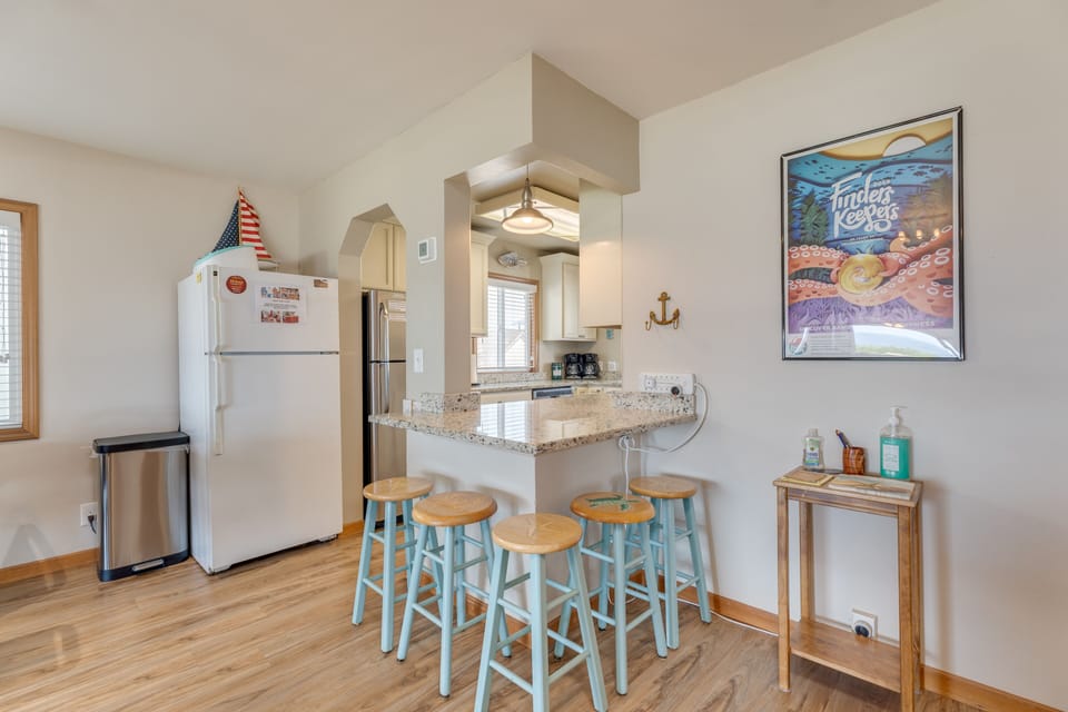 Breakfast nook with stools.