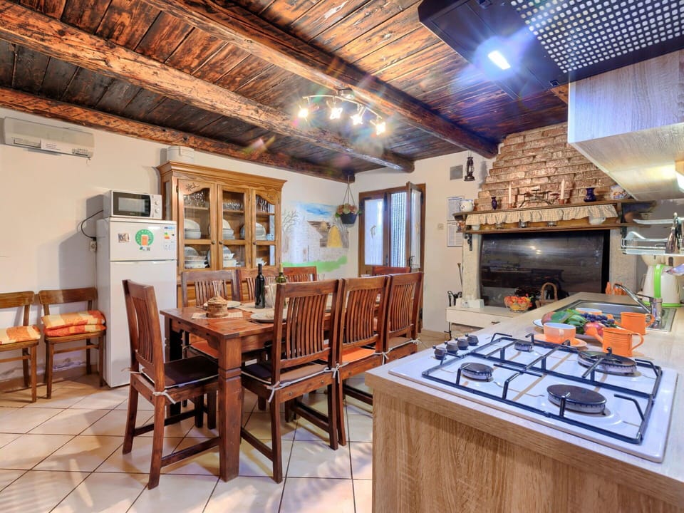 Table, Furniture, Picture Frame, Property, Building, Wood, Cabinetry, Chair, Lighting, Interior Design