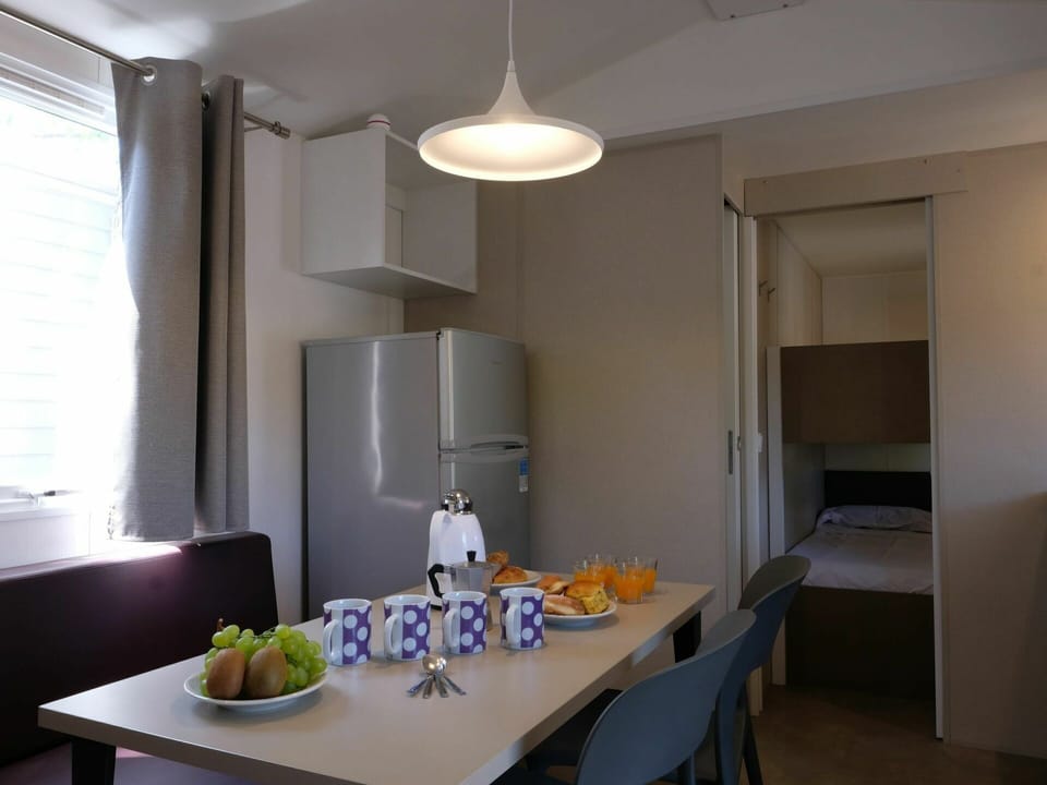 Furniture, Table, Tableware, Property, Window, Building, Wood, Chair, Lighting