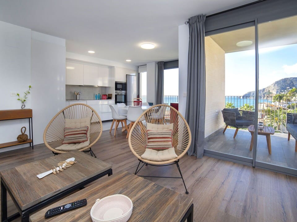 Room, Property, Interior Design, Furniture, House, Floor, Building, Real Estate, Living Room, Table