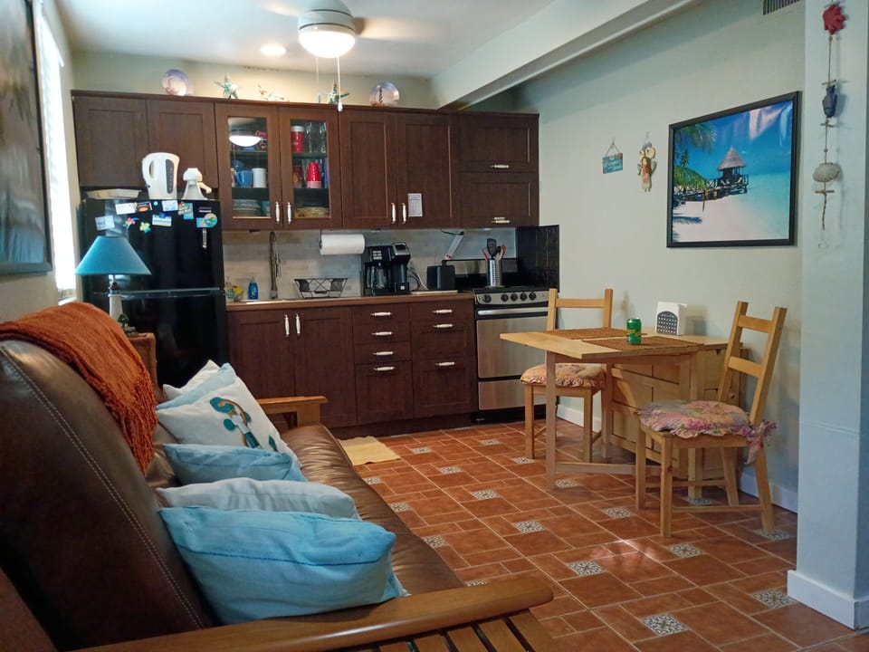 Kitchen / Dining area