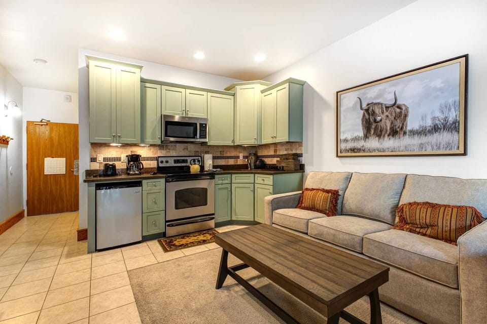 Vacation Rentals in Park City at Prospector Lodge 911: Kitchen