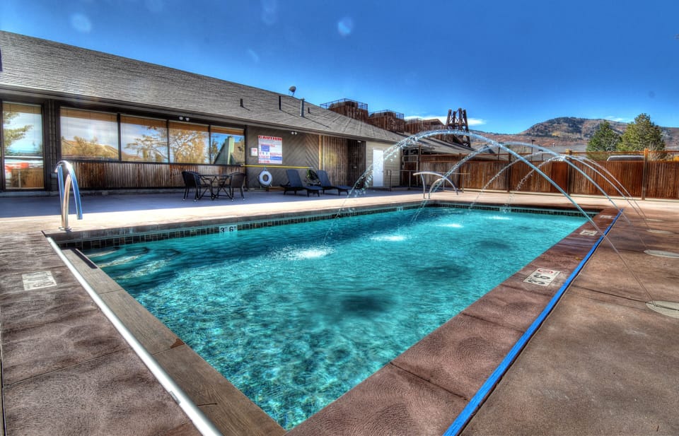 Vacation Rentals in Park City at Prospector Lodge 933: Community pool
