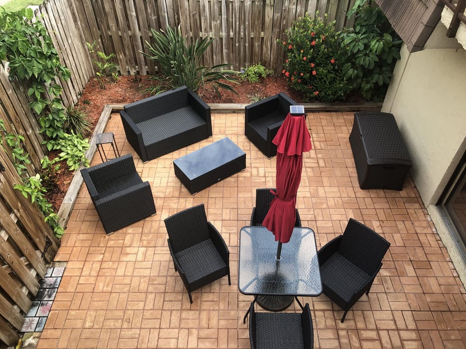Private fenced in patio area