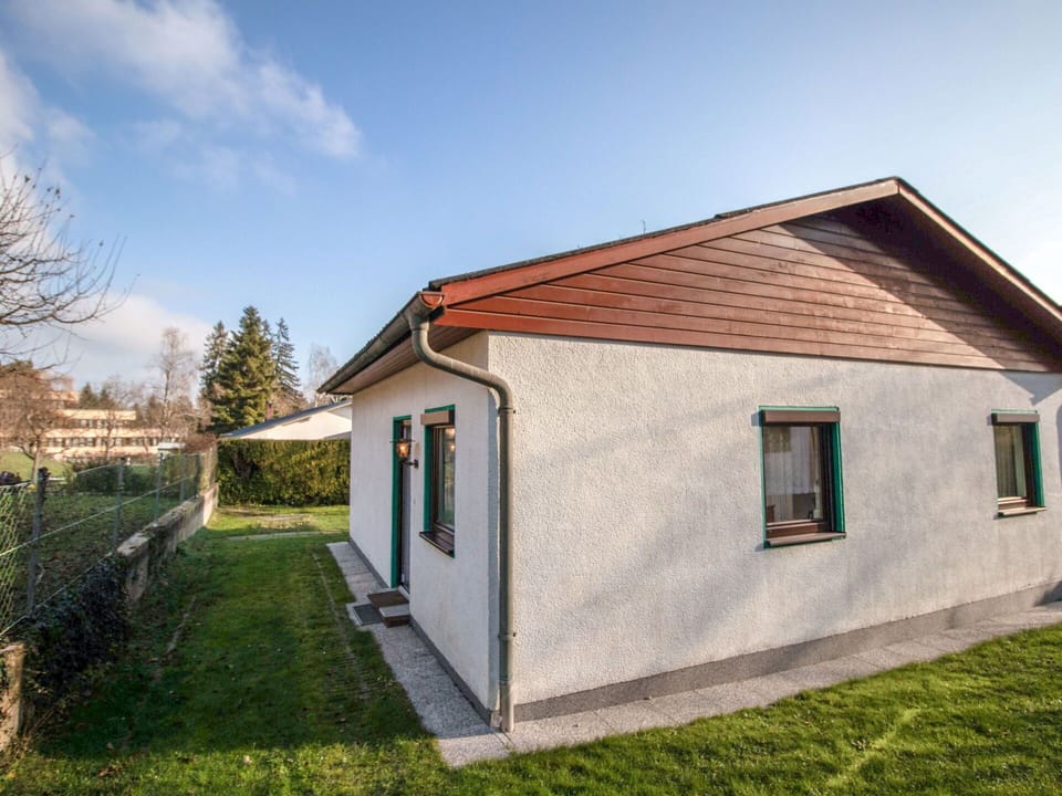 House, Property, Home, Building, Cottage, Real Estate, Roof, Land Lot, Siding, Residential Area