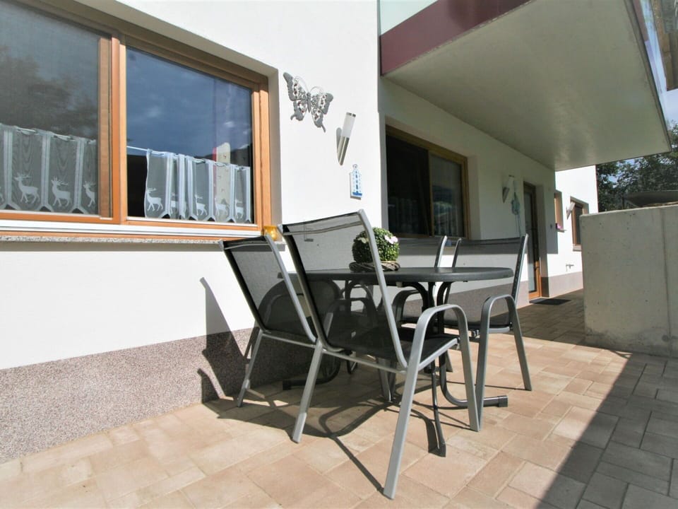 Furniture, Interior Design, Window, Chair, Shade, Real Estate, Flooring, Urban Design, Building, Facade