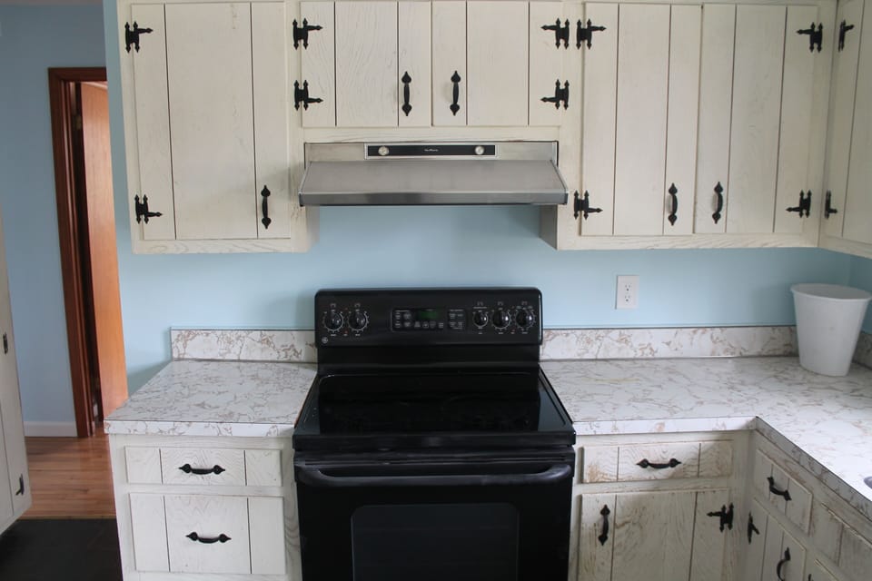 Well equipped Kitchen with adjoining Dining Area