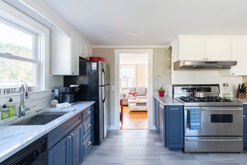 Upgraded kitchen with stainless steel appliances