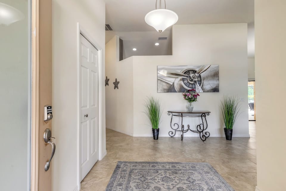 Open and welcoming foyer