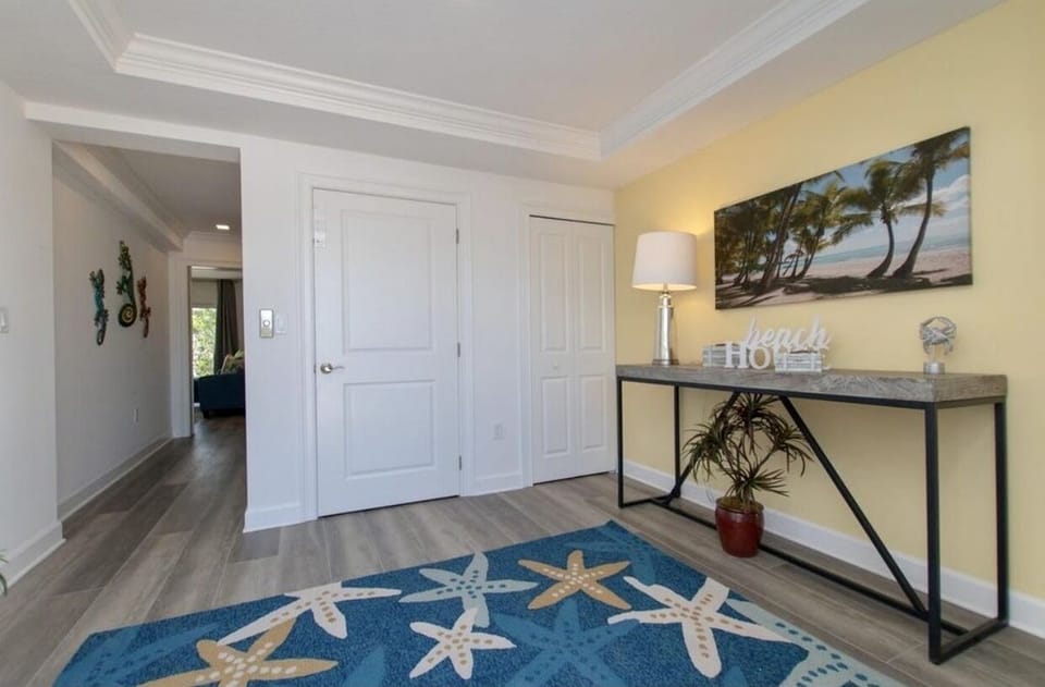 1st-floor entry and elevator