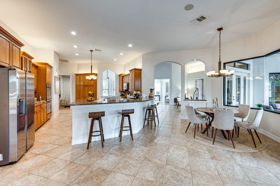 Dining Area | Dishware & Flatware | Breakfast Bar
