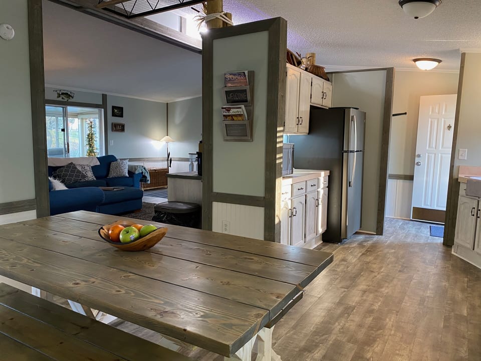 Great layout and plenty of space (1,300 sqf)