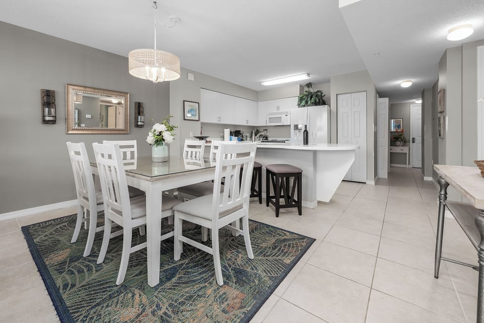 Dining area to Kitchen bar