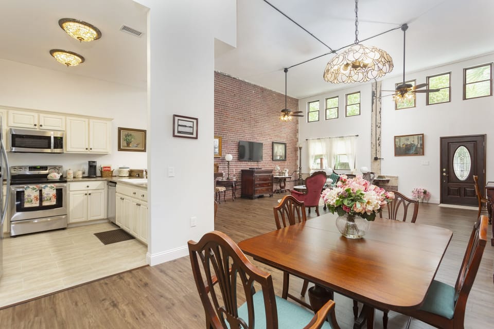 Dining Area/Kitchen