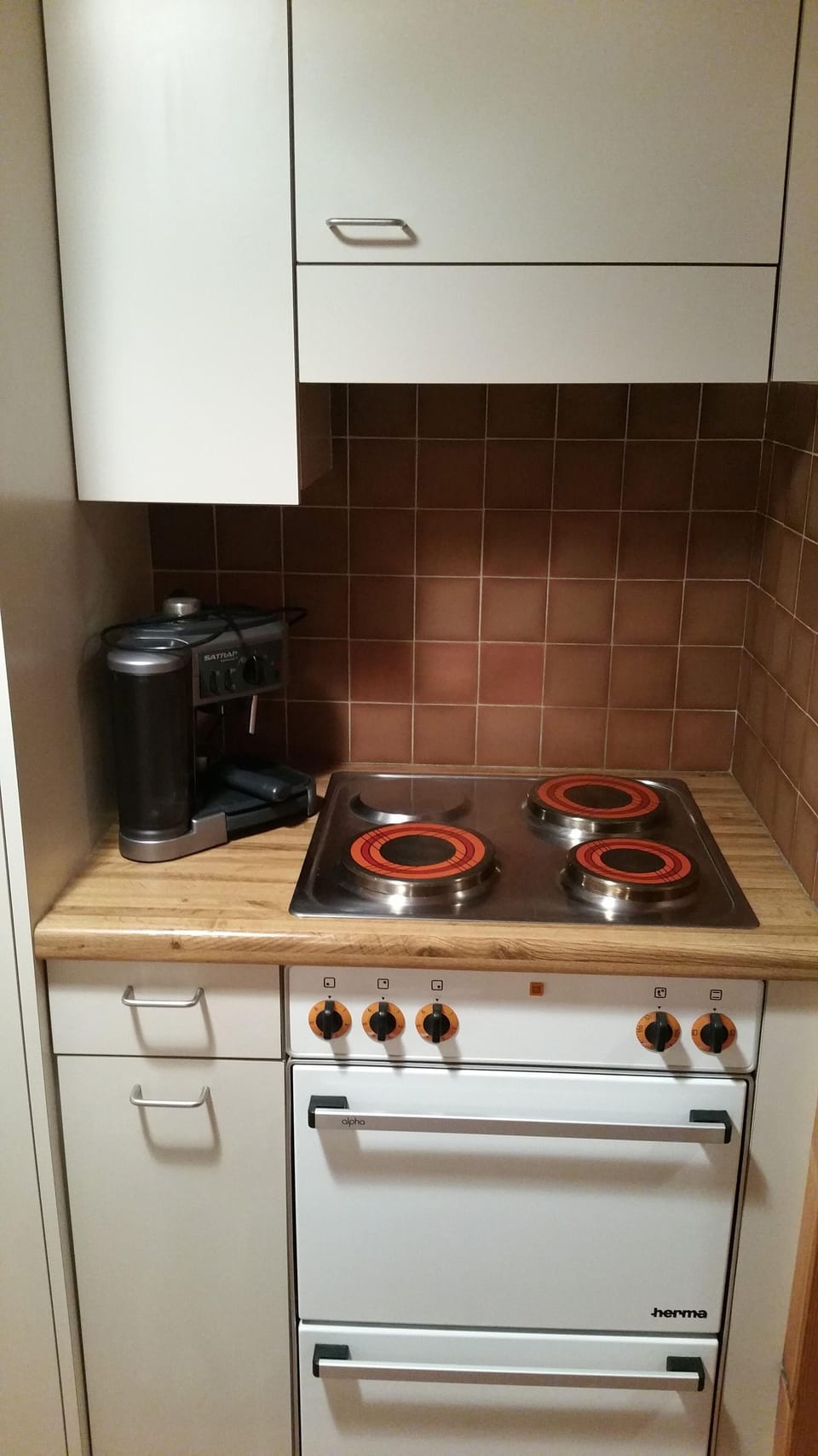 Kochherd und Kaffeemaschine
