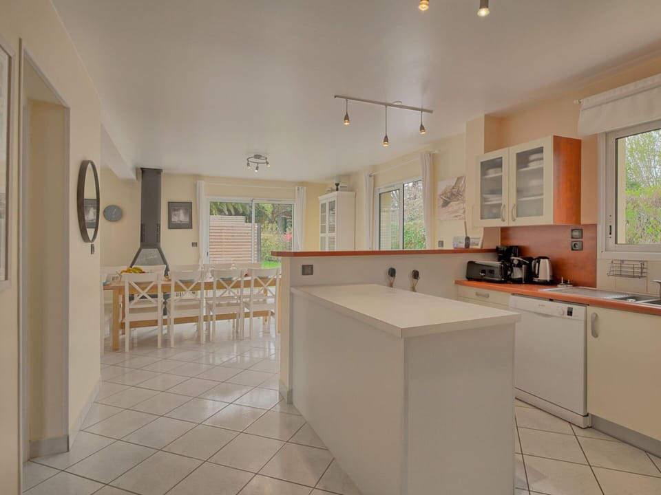 Furniture, Cabinetry, Window, Interior Design, Kitchen Appliance, Flooring, Floor, Kitchen, Wood