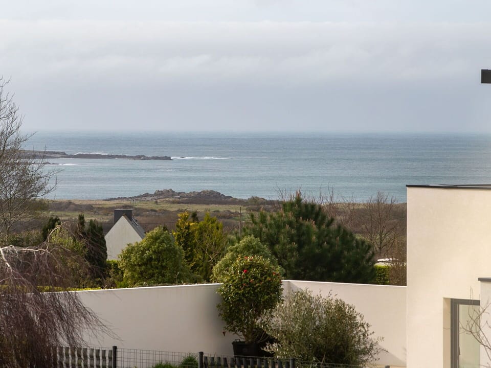 Sky, Water, Plant, Cloud, Property, Building, Land Lot, Coastal And Oceanic Landforms, Tree, Real Estate